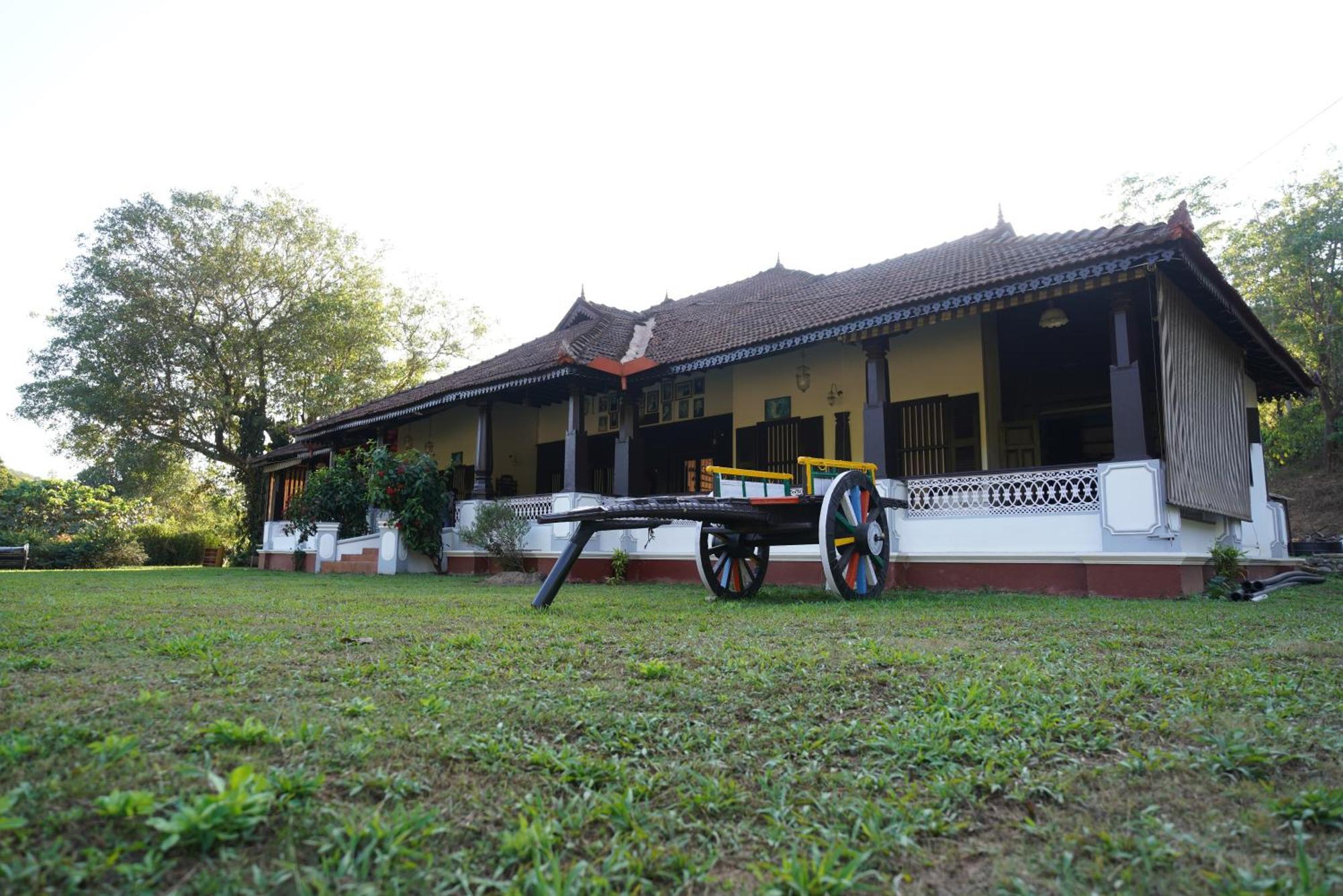 Highland Estate Hotel Саклешпур Екстериор снимка